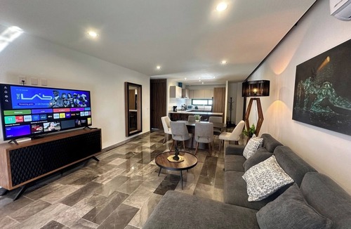 Granja Apartment | Stylish 2BR Apartment at Torre Bermeo
