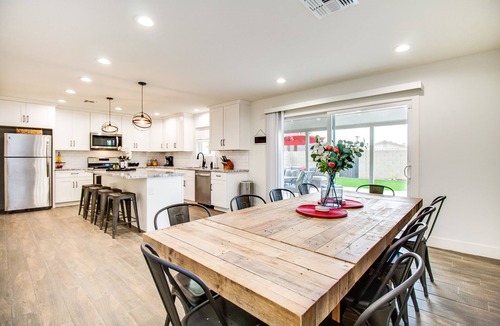 Cox Heights House | Stylish 4 Bdrm Near ASU and Old Town Scottsdale!