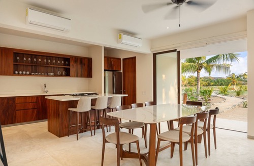 Ixtapa House | Stylish 4BR Beach Casita