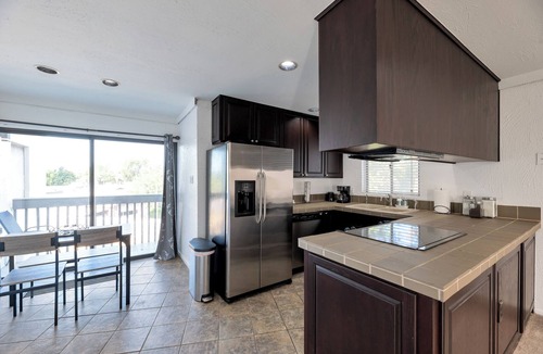Camelback East Condo | Stylish Biltmore Condo w/Pools, Mtn Views & Wi-Fi
