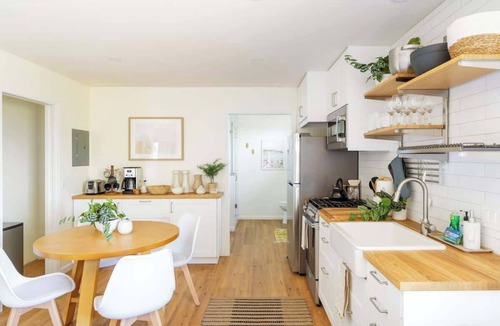 La Mesa House | Stylish Boho Studio | Walk to Cafes | Outdoor Living