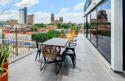 Downtown Guadalajara Apartment | Stylish Designer Loft w/Gym & Coworking | 2 BD | Tribu Colón