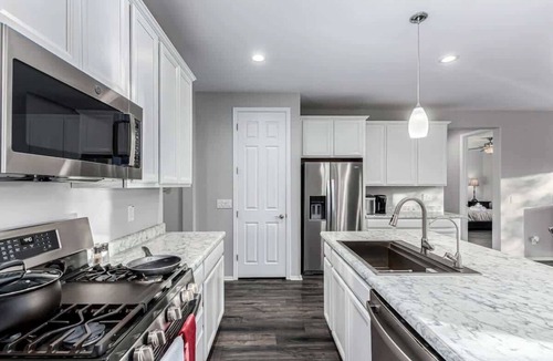 Tamaron House | Stylish Home with Outdoor BBQ & Desert Vibes