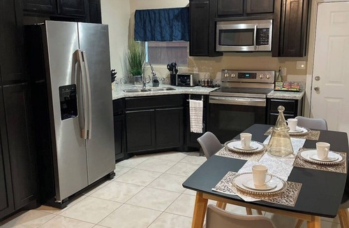 Edinburg Apartment | Stylish Modern 3BR Apartment, Edinburg, Texas
