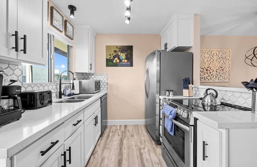 South Scottsdale Condo | Stylish Old Town Scottsdale Condo| Pool| Wifi