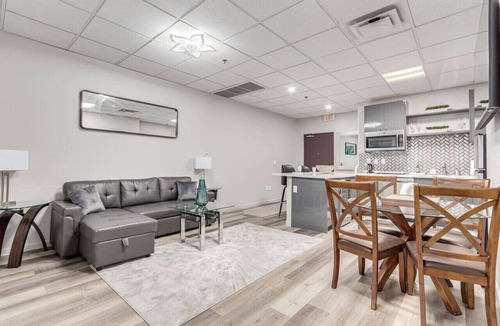 Fountain Hills Condo | Stylish & Prestigious! 2 Bed/2 Bath-On The Avenue