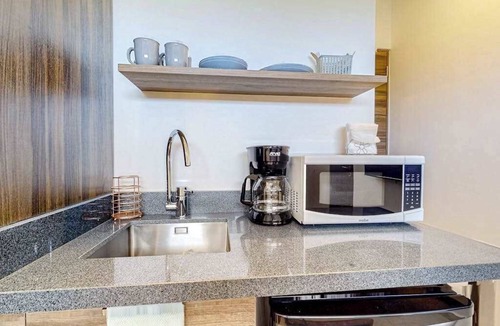 Akumal Condo | Stylish Studio near Akumal - Rooftop Pool & WiFi