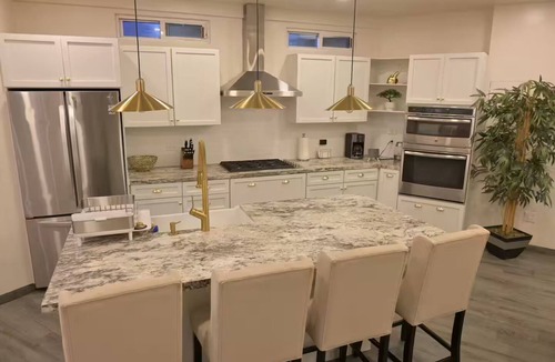 Playas De Tijuana Apartment | Suite A| A/C+Garage+Safe Area| 15 min SY Border