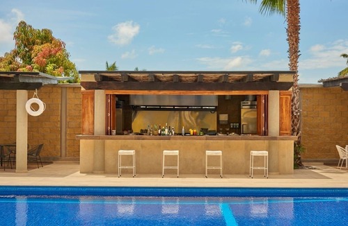 El Tezal Hotel | Suite Life in Cabo – Free Breakfast, Parking & Pool Access!