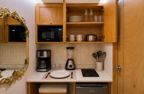 San Pedro Garza Garcia Apartment | Suite Rubí Red Room | Prime Location in Centrito Valle