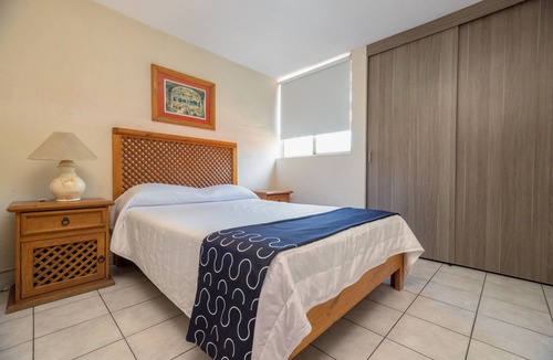 Zona Expo Hotel | Suites Navata
