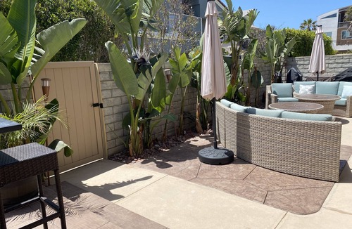 Oxnard Shores House | SUMMER FUN BEACH GETAWAY RETREAT - VINTAGE - NOSTALGIC SURF DECOR & OUTDOOR LIFE