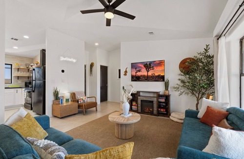 Joshua Tree House | Summer Relax & Unwind @ Genesis Oasis - Wifi + Spa! Pet Friendly!