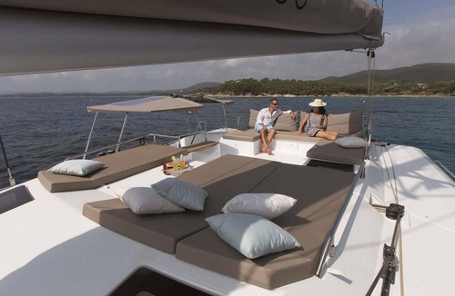 La Paz Boat Rental | Sun-Kissed Sailing in Mar de Cortez: A Baja California Sur Beach Experience