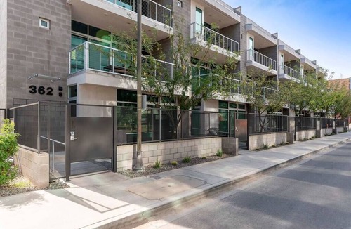 Riverside Apartment | Sun's Studio apartment with Pool!