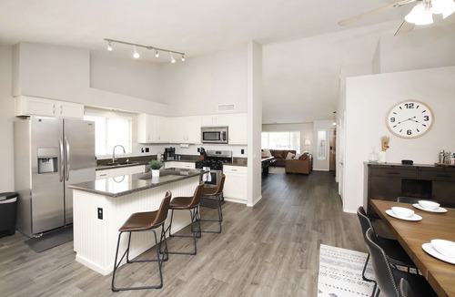Superstition Springs House | Sun-Soaked 4BR Retreat Pool + Chill Backyard