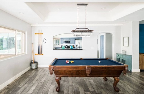 Alhambra House | Sun Valley Estate 9BR Sparkling Pool+Putt-Putt