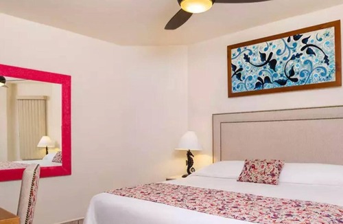 Los Cabos Resort | Sunny Cabo Getaway on Medano Beach