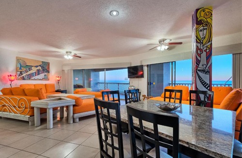 Puerto Penasco House | Sunny Daze Massive Grandiose Oceanfront Condo