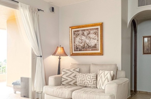 Sandy Beach Condo | Sunny Escape Condo 2B/2B Bella Sirena