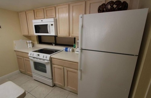 South Padre Island Condo | Sunny Royale Beach & Tennis Resort 2BR Condo with Outdoor Pool