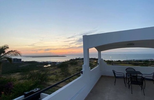 Lomas de Palmira House | Sunset Haven: Stunning Views