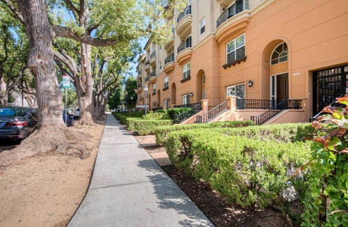 Pasadena Apartment | Superb Pasadena 1BR, nr Movies, Hiking & Restaurants, by Blueground