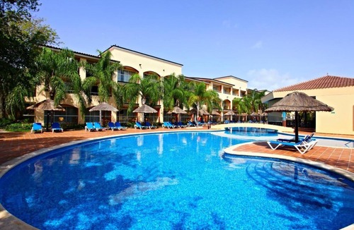 Playacar Fase II Resort | SuperHost Sandos Playacar Kids Eat FREE