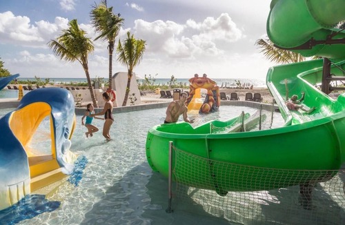 Playacar Fase II Resort | SuperHost Sandos Playacar Kids Eat FREE