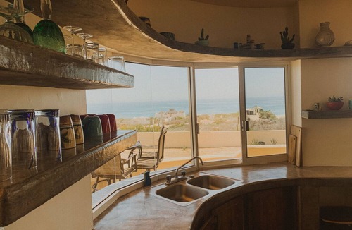 Los Zacatitos House | SURF the best breaks, beautiful home, walk to beach, exclusive in SJC
