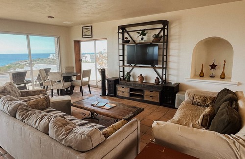 Los Zacatitos House | SURF the best breaks, beautiful home, walk to beach, exclusive in SJC