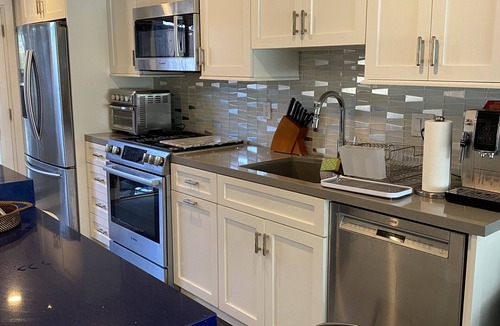 Surfside House | Surfside Classic Californian Cottage Steps To A Guard Gated Private Beach