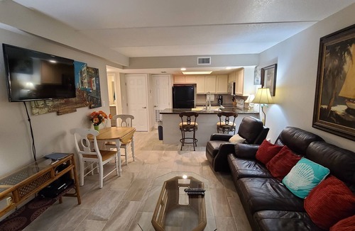 South Padre Island Condo | SURFSIDE 1 107 BEACH Condo 1 KING 2TVs Washerdyer HEATED POOL Hot tub
