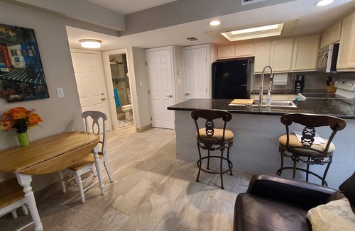 South Padre Island Condo | SURFSIDE 1 107 BEACH Condo 1 KING 2TVs Washerdyer HEATED POOL Hot tub
