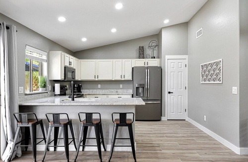 Mountain Vista Ranch House | Surprise Vista Pool Paradise-Spring Training&more!