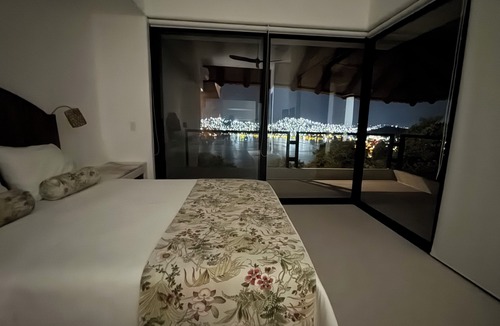 Cerro del Vigia House | Surround yourself with Unsurpassed Ocean, Bay, Beach, Mountain, and city views