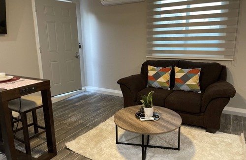 Alhambra Apartment | Sweet Studio on Glendale
