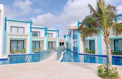Puerto Morelos Hotel | Swim-Up Suite w/King Bed, Rainforest Shower, & Direct Pool Access ALL-INCLUSIVE