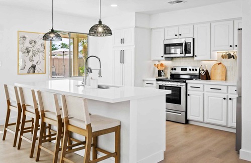 Raskin Estates House | SWSS 3BR Sun-Drenched Kierland Home | Heated Pool, Hot Tub, Outdoor Kitchen & 30‑Day Minimum