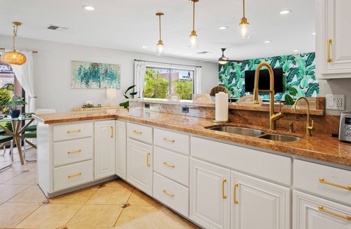 Raskin Estates House | SWSS 4BR Kierland Luxury Escape | Heated Pool, Game Room, Putting Green