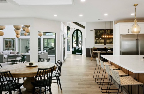 Sunrise Estates House | SWSS 6BR Luxury Group Retreat | Chef's Kitchen, Pool, Pickleball & Putting Green
