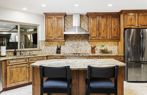 Buenavante House | SWSS 7BR RnR Estate | Pool, Hot Tub, Waterfall, Fire Table & Games
