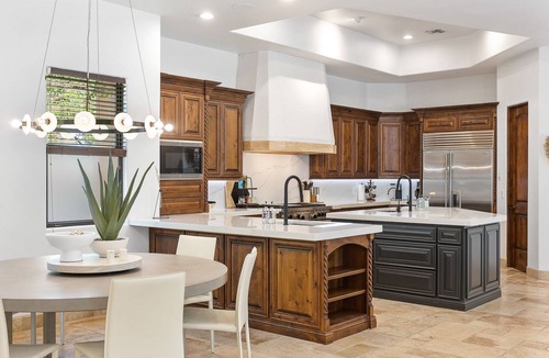 Central Scottsdale House | SWSS Luxury 8BR Retreat | Pool & Hot Tub | Golf Simulator | Sauna & Cold Plunge | Poker &.