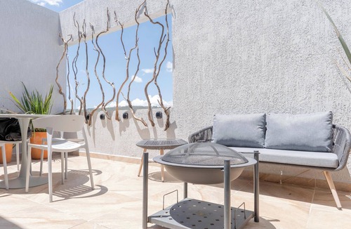 El Marques Apartment | Symphony Department
