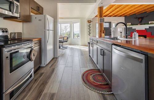 Apache Junction House | t Desert Oasis, Stunning MTN View w/Sparkling Pool & Hot Tub