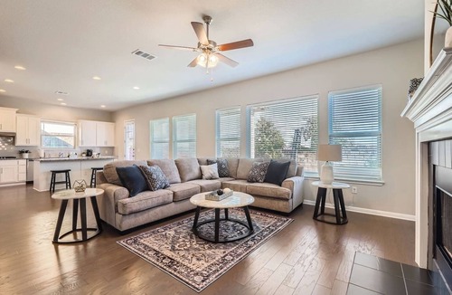 Cedar Park House | TCH - Spacious 4bd/3.5ba in Cedar Park with Yard