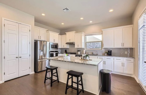 Cedar Park House | TCH - Spacious 4bd/3.5ba in Cedar Park with Yard
