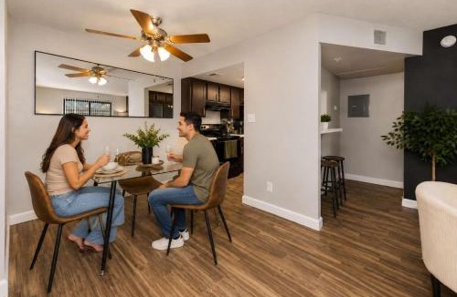 Tempe Apartment | Tempe Resort Retreat Pool Spa & Gym