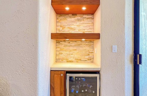 Centro Condo | Terrasol Oceanview Condo, Beachfront Pools & Gym