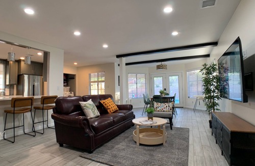 Estates at Canyon Crest House | TESLA/EV Charger KING BED CanyonCrest Neighborhood